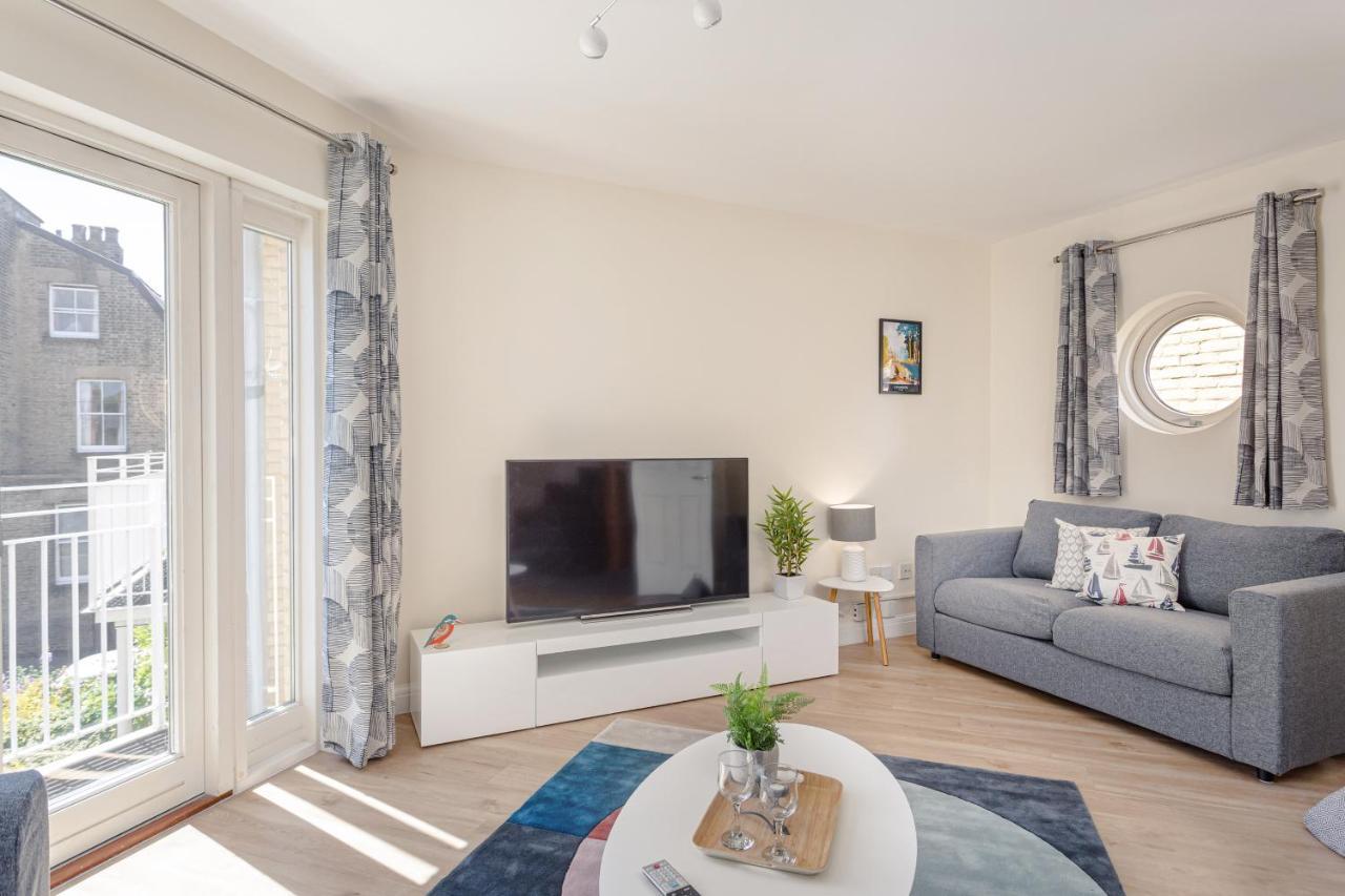 2 Bedroom City Centre Townhouse - With Parking เคมบริดจ์ ภายนอก รูปภาพ