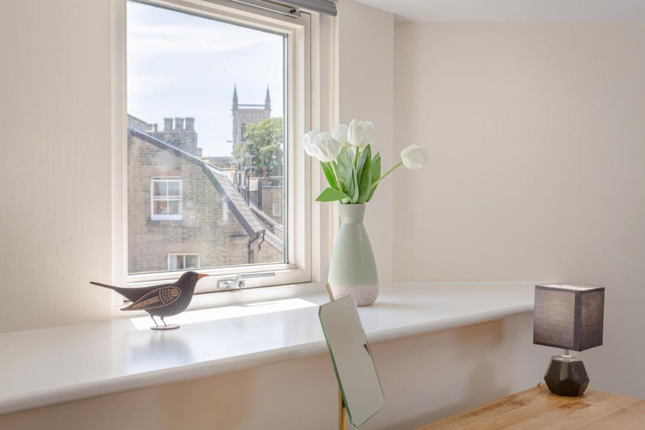 2 Bedroom City Centre Townhouse - With Parking เคมบริดจ์ ภายนอก รูปภาพ