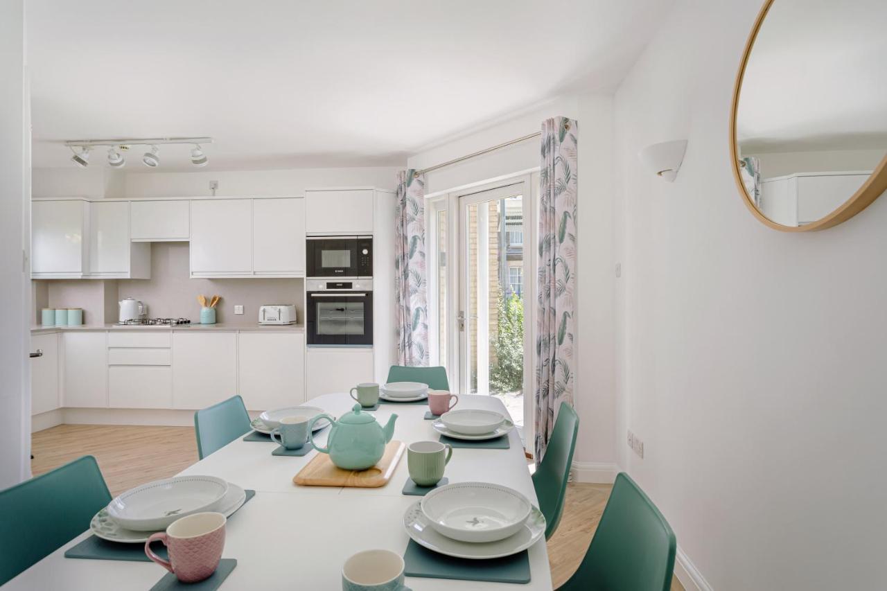 2 Bedroom City Centre Townhouse - With Parking เคมบริดจ์ ภายนอก รูปภาพ